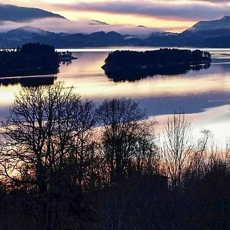 6 Person In Lonevag-by Traum * Lonevåg
